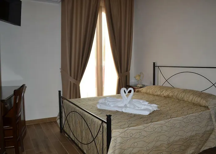 Castiglione كوستوناتشي